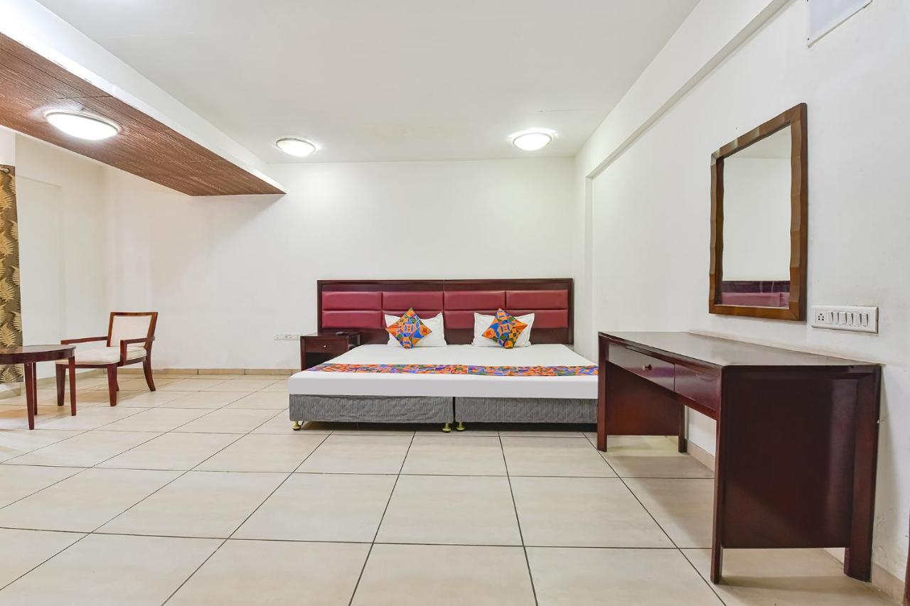 Fabhotel Gl Residency - Satellite 阿穆达巴 外观 照片
