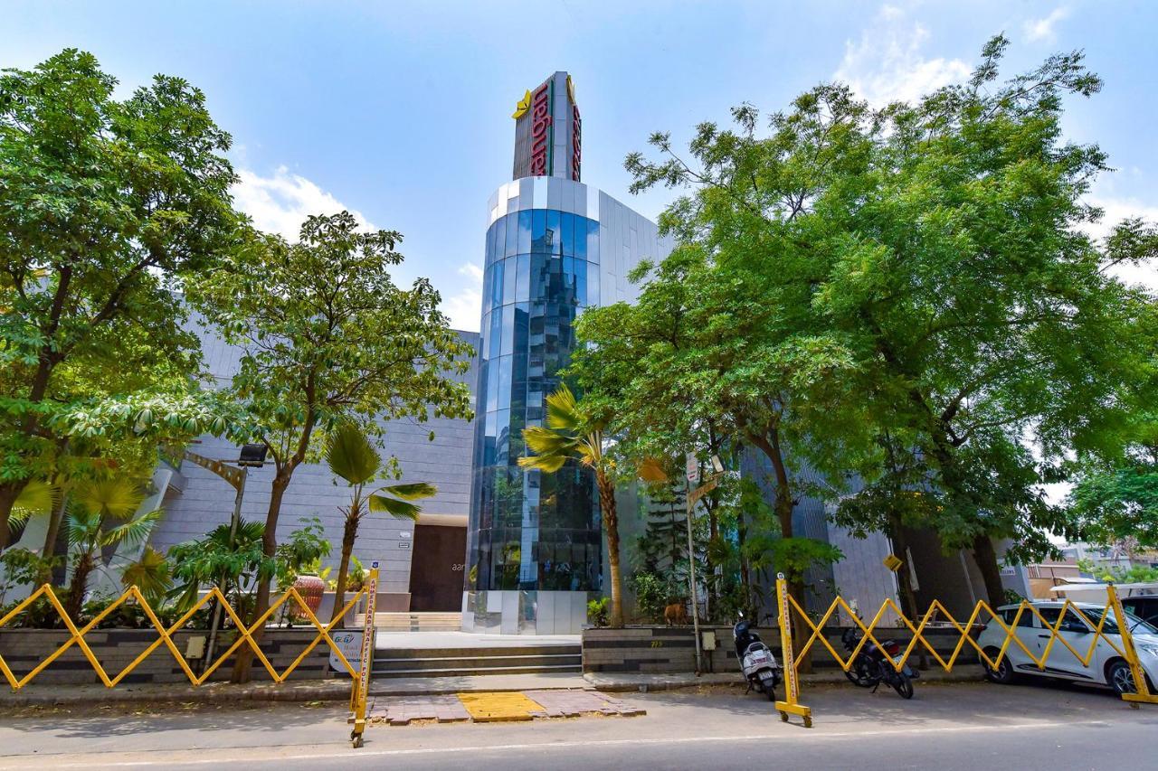 Fabhotel Gl Residency - Satellite 阿穆达巴 外观 照片