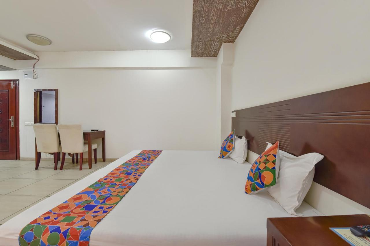 Fabhotel Gl Residency - Satellite 阿穆达巴 外观 照片